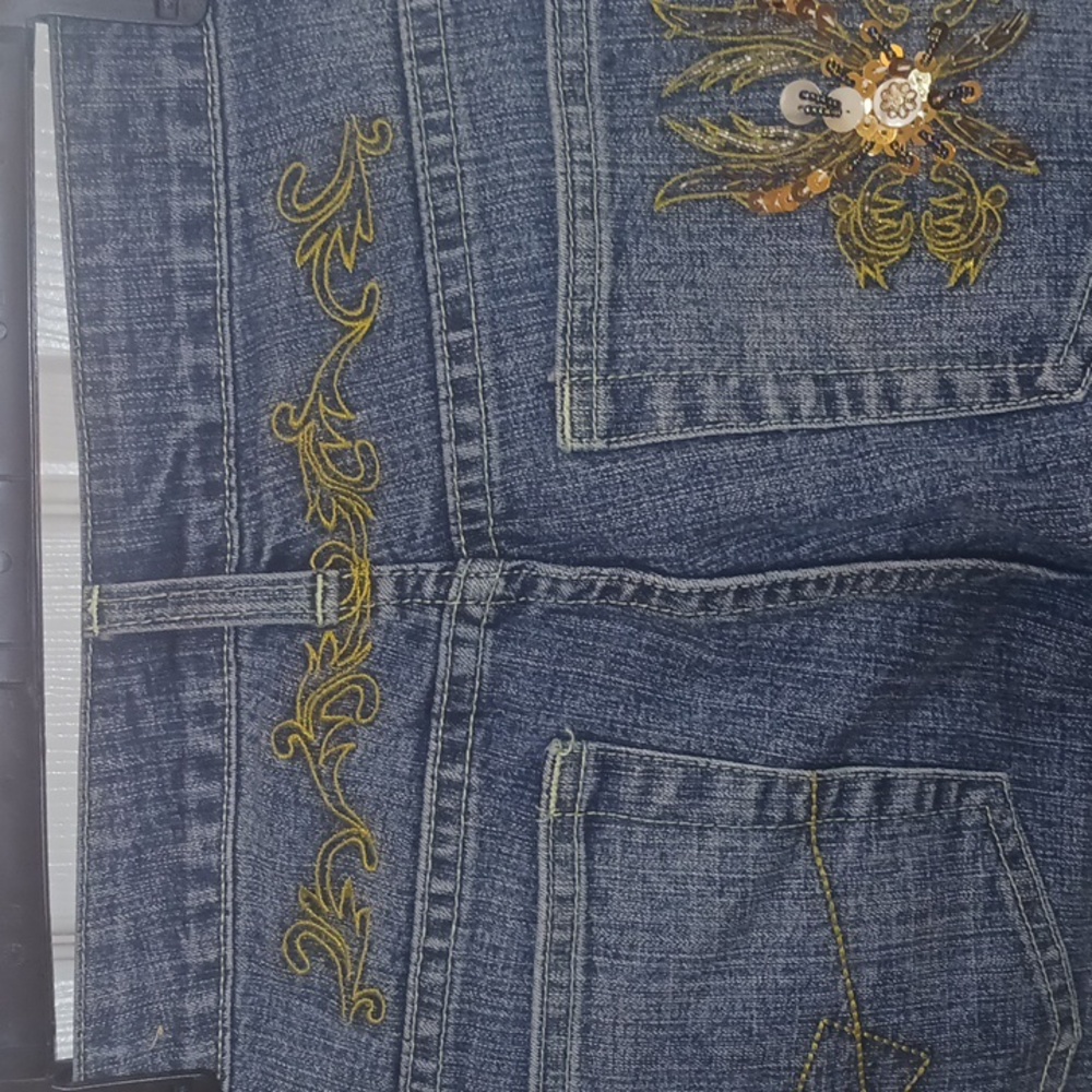 Beaded denim capri shorts - Picture 7 of 7